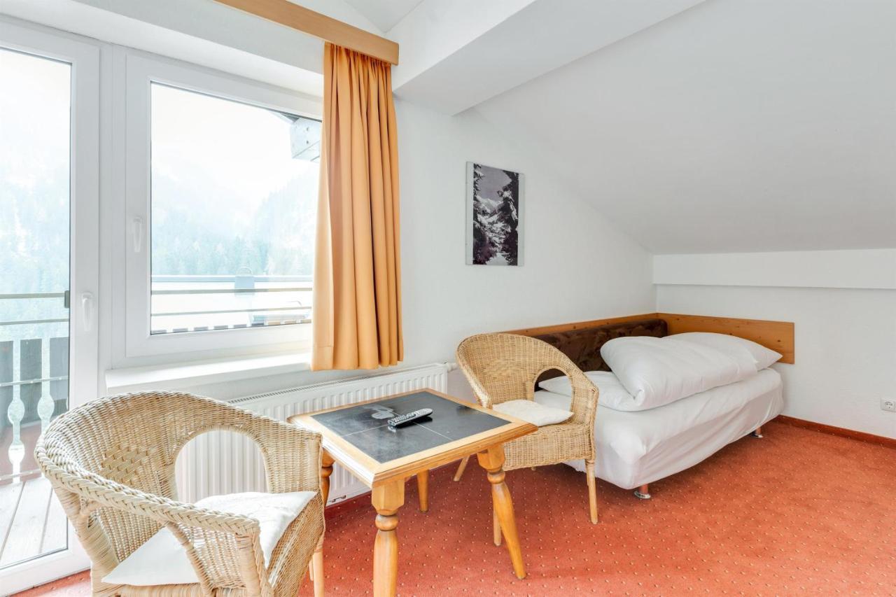 Hotel Chalet Martin à Sankt Anton am Arlberg Extérieur photo